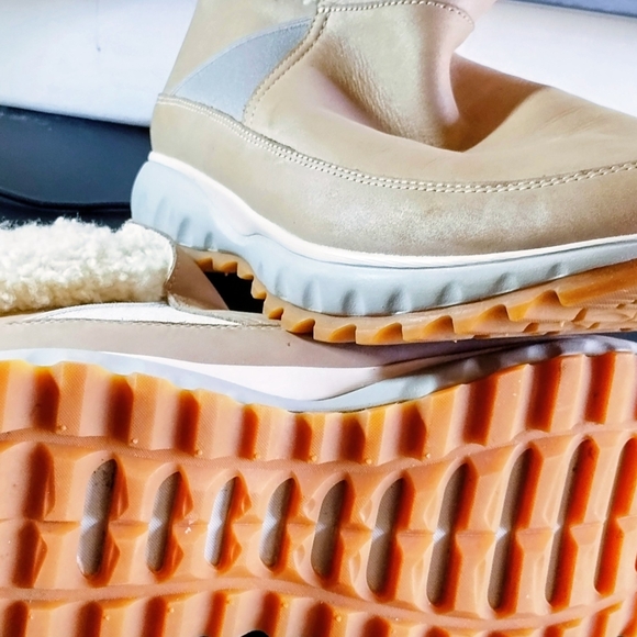 COLE HAAN Women's Tan Ankle Boots - Picture 4 of 4